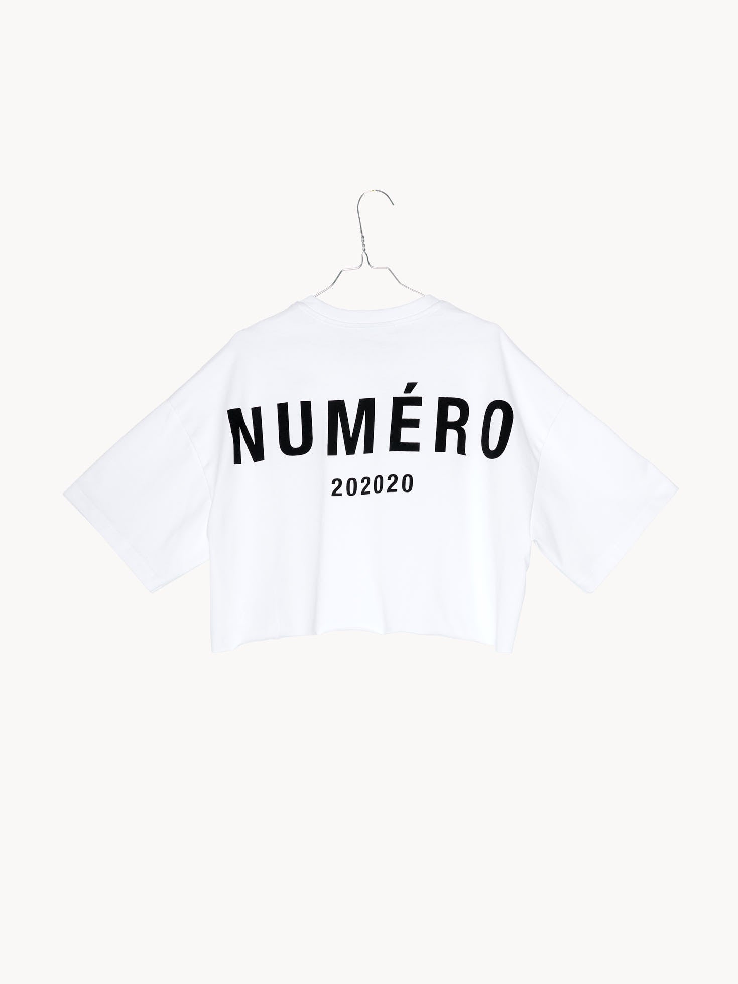 T-SHIRT NR. 002 | weiß mit großem schwarzen Logo