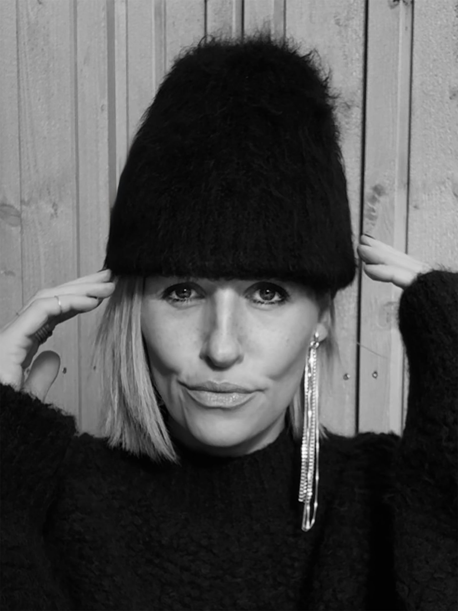 FUZZY HAT NO. 042 | black