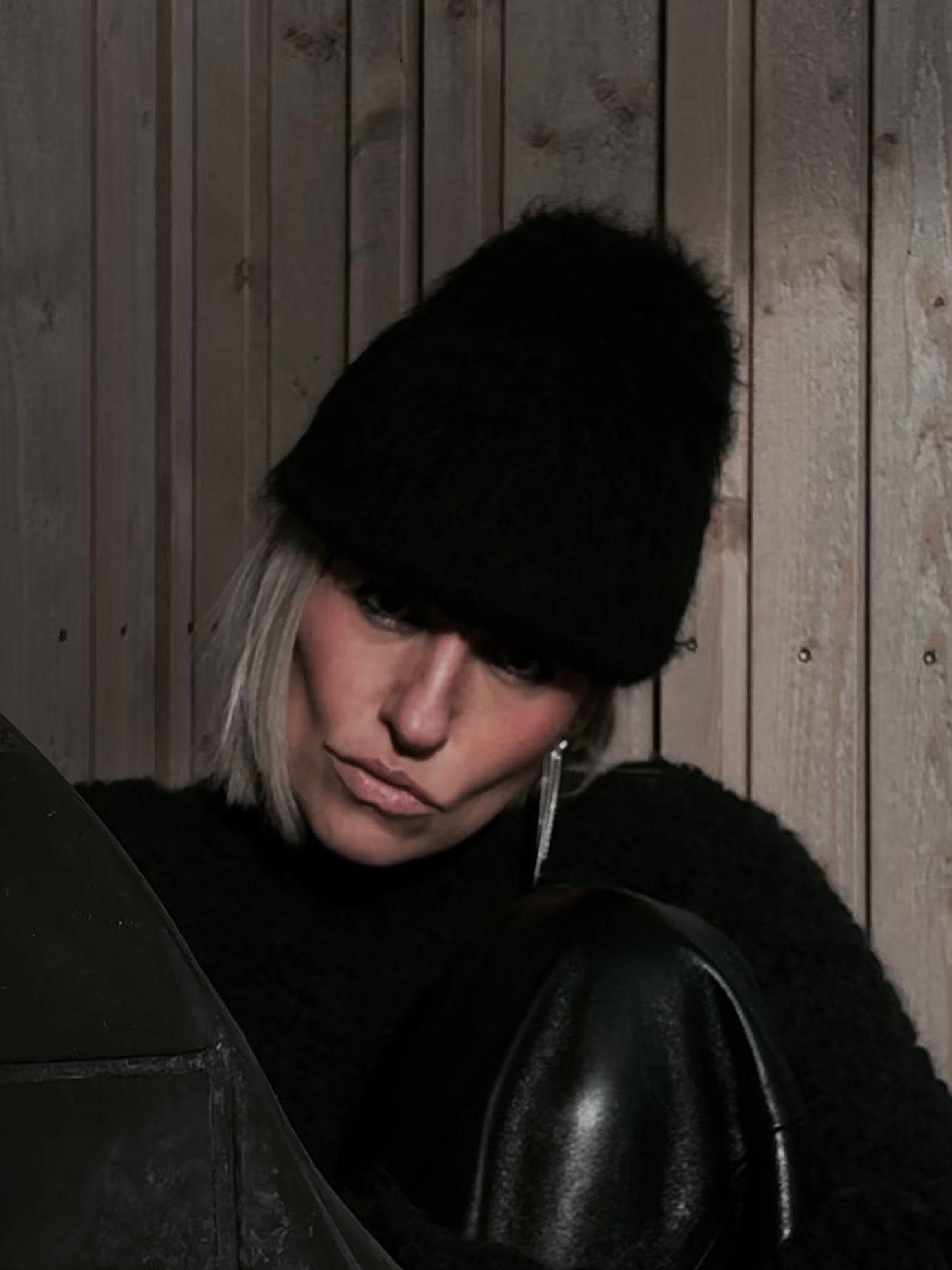 FUZZY HAT NO. 042 | black