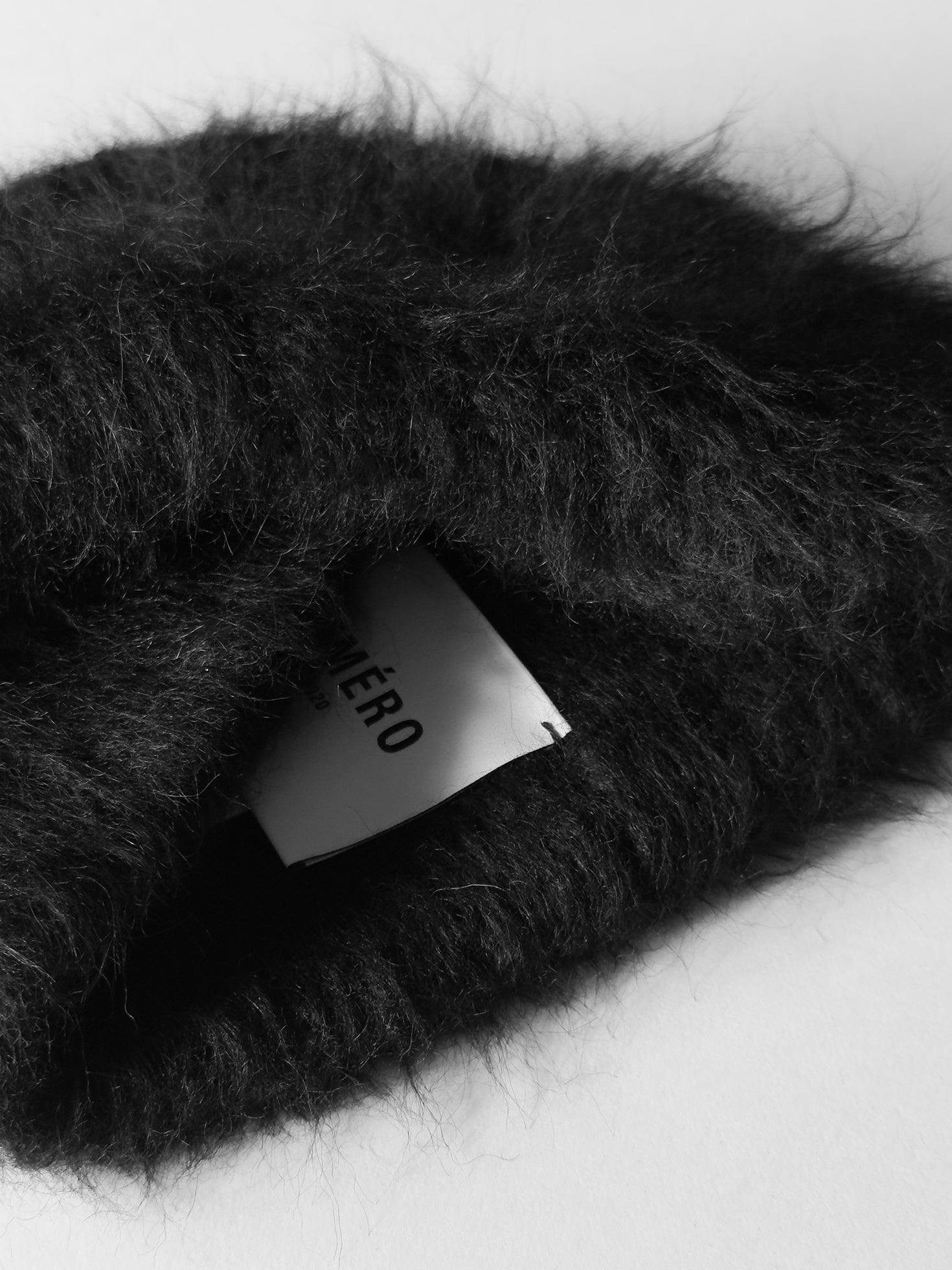 FUZZY HAT NO. 042 | black