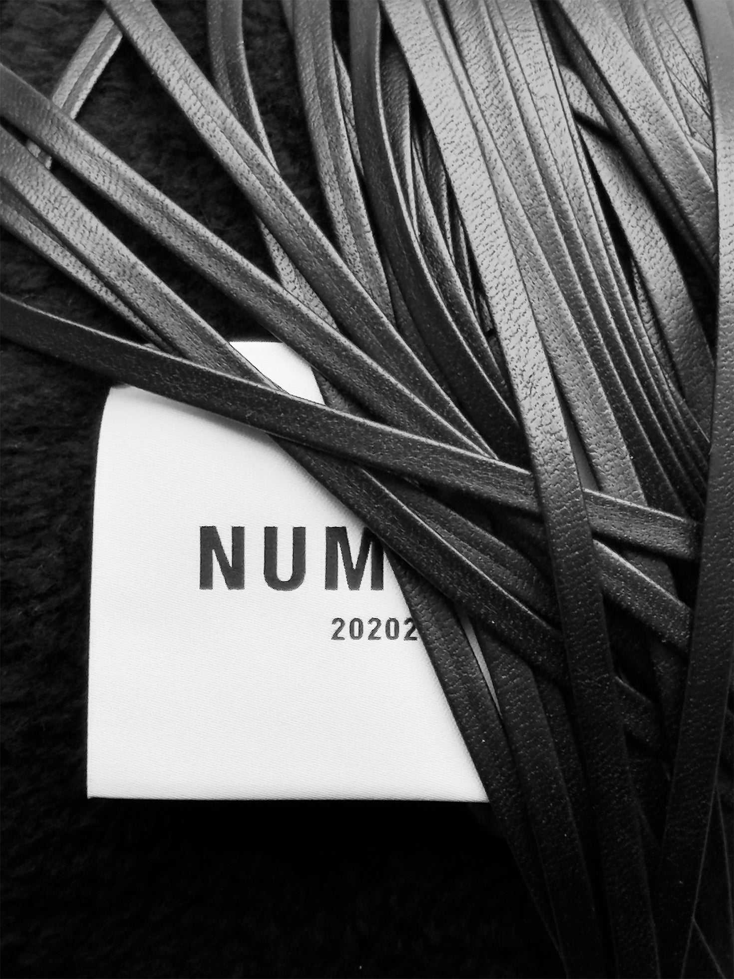 SCARF WITH FRINGES NO. 041 | black