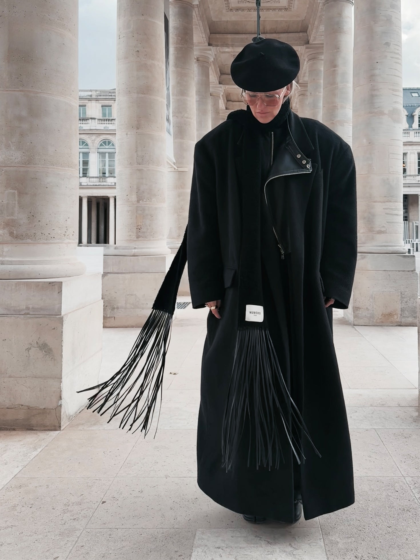 SCARF WITH FRINGES NO. 041 | black