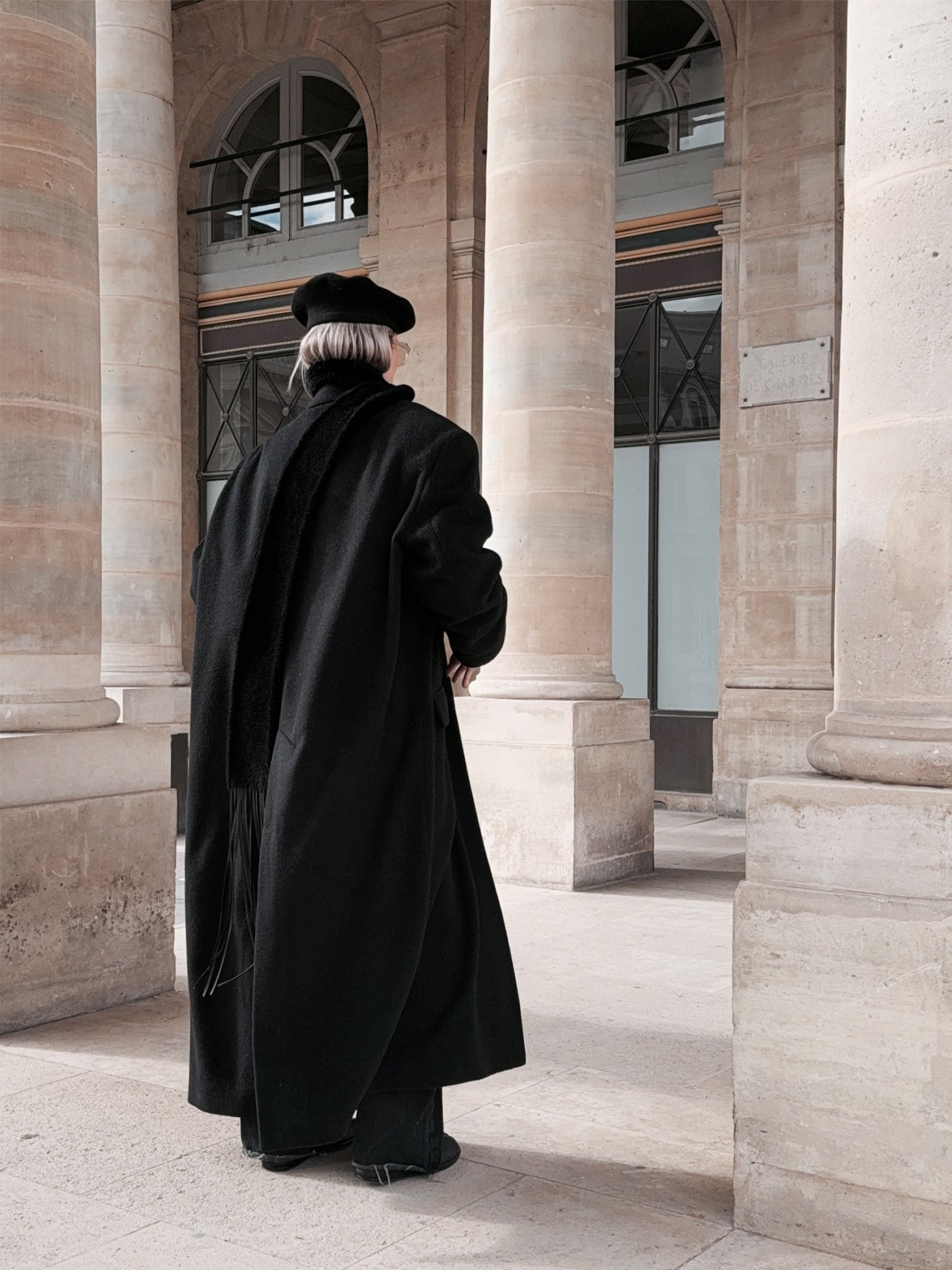 SCARF WITH FRINGES NO. 041 | black