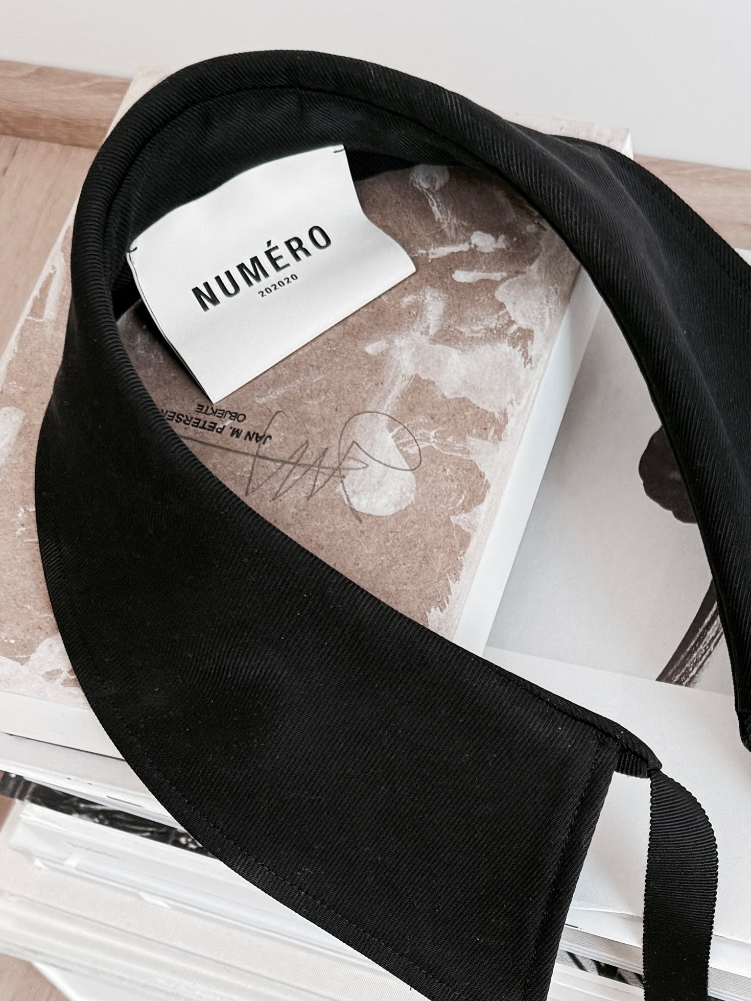 COLLAR NO. 024 | black